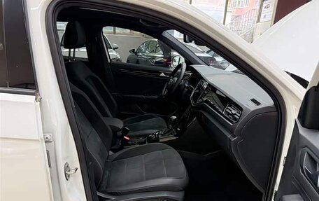 Volkswagen T-Roc I, 2022 год, 2 100 000 рублей, 14 фотография