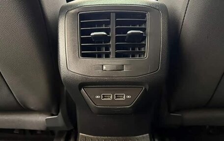 Volkswagen T-Roc I, 2022 год, 2 100 000 рублей, 18 фотография