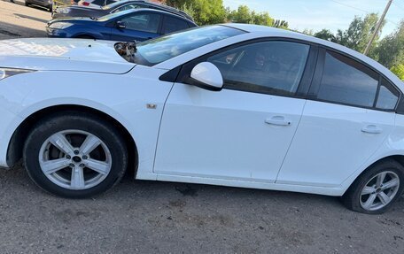 Chevrolet Cruze II, 2011 год, 600 000 рублей, 3 фотография