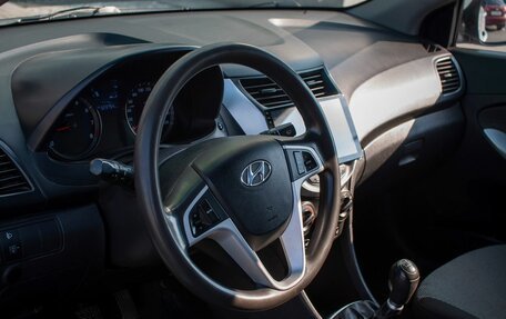 Hyundai Solaris II рестайлинг, 2012 год, 550 000 рублей, 11 фотография