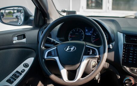 Hyundai Solaris II рестайлинг, 2012 год, 550 000 рублей, 12 фотография