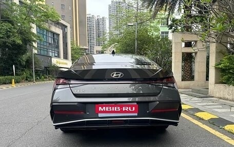 Hyundai Elantra, 2023 год, 1 250 000 рублей, 5 фотография