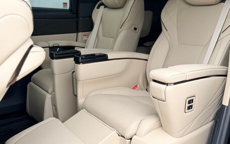 Toyota Alphard, 2025 год, 13 690 000 рублей, 30 фотография