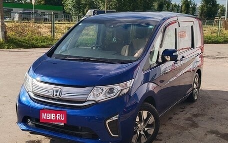 Honda Stepwgn IV, 2015 год, 2 200 000 рублей, 2 фотография