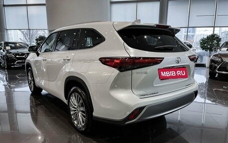 Toyota Highlander, 2026 год, 5 700 000 рублей, 4 фотография