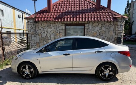 Hyundai Solaris II рестайлинг, 2013 год, 625 000 рублей, 4 фотография