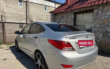 Hyundai Solaris II рестайлинг, 2013 год, 625 000 рублей, 5 фотография