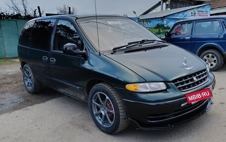 Chrysler Voyager III, 2000 год, 350 000 рублей, 2 фотография