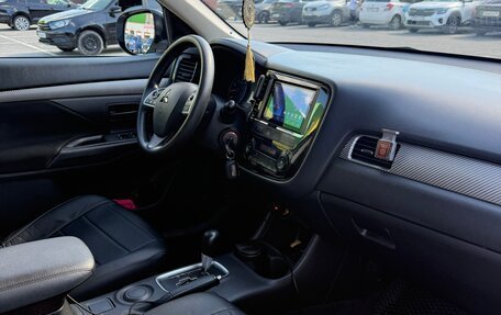 Mitsubishi Outlander III рестайлинг 3, 2016 год, 1 650 000 рублей, 7 фотография