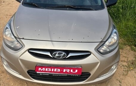 Hyundai Solaris II рестайлинг, 2011 год, 650 000 рублей, 1 фотография