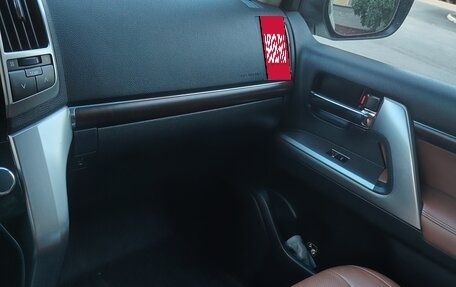 Toyota Land Cruiser 200, 2014 год, 3 300 000 рублей, 9 фотография