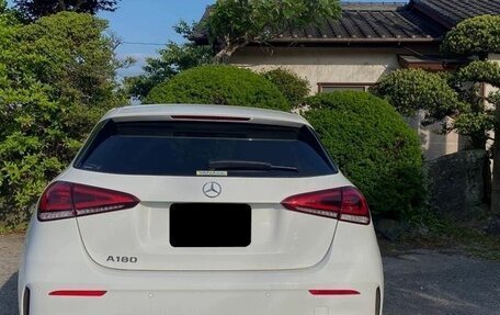 Mercedes-Benz A-Класс, 2022 год, 1 789 000 рублей, 3 фотография
