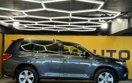 Toyota Highlander III, 2013 год, 2 149 000 рублей, 4 фотография