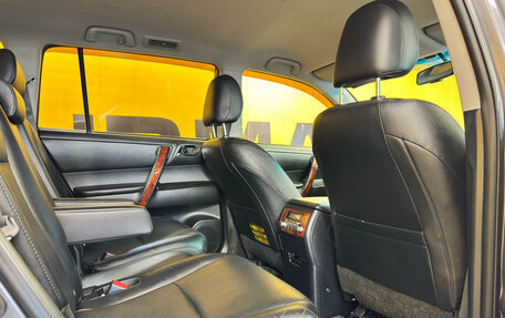 Toyota Highlander III, 2013 год, 2 149 000 рублей, 17 фотография