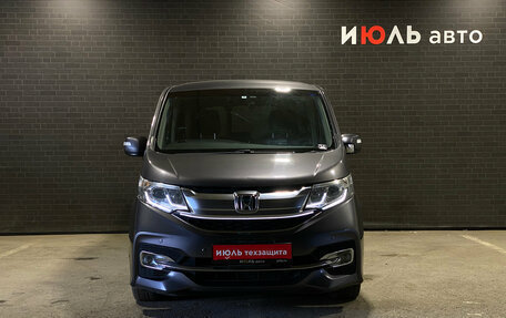 Honda Stepwgn IV, 2015 год, 1 550 000 рублей, 2 фотография