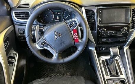 Mitsubishi Pajero Sport III рестайлинг, 2018 год, 2 799 000 рублей, 16 фотография