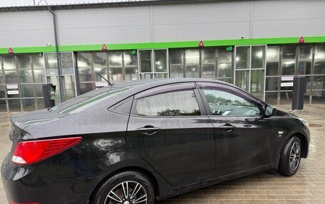 Hyundai Solaris II рестайлинг, 2015 год, 1 130 000 рублей, 4 фотография