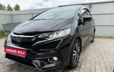 Honda Fit III, 2017 год, 1 050 000 рублей, 2 фотография
