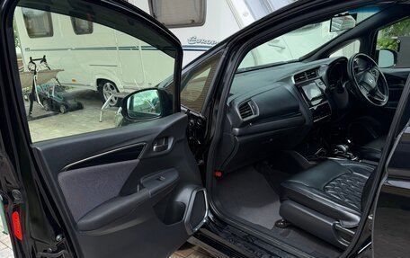 Honda Fit III, 2017 год, 1 050 000 рублей, 14 фотография