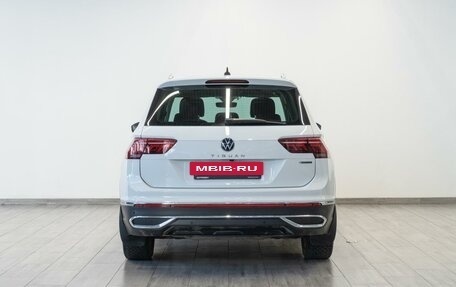 Volkswagen Tiguan II, 2021 год, 3 899 000 рублей, 4 фотография