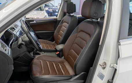 Volkswagen Tiguan II, 2021 год, 3 899 000 рублей, 12 фотография