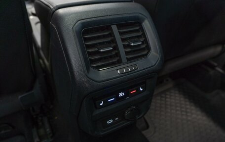 Volkswagen Tiguan II, 2021 год, 3 899 000 рублей, 28 фотография