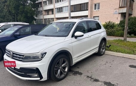 Volkswagen Tiguan II, 2019 год, 2 600 000 рублей, 2 фотография