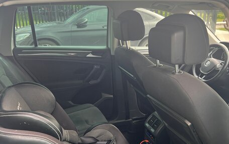 Volkswagen Tiguan II, 2019 год, 2 600 000 рублей, 5 фотография