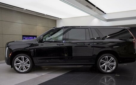 Cadillac Escalade V, 2025 год, 19 999 000 рублей, 2 фотография