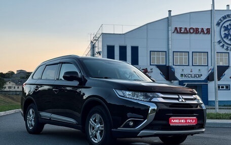 Mitsubishi Outlander III рестайлинг 3, 2016 год, 2 050 000 рублей, 1 фотография