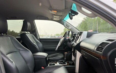 Toyota Land Cruiser Prado 150 рестайлинг 2, 2009 год, 2 715 000 рублей, 12 фотография