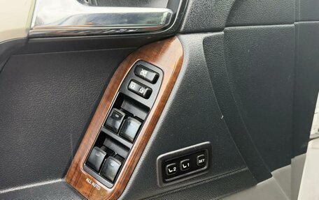 Toyota Land Cruiser Prado 150 рестайлинг 2, 2009 год, 2 715 000 рублей, 20 фотография