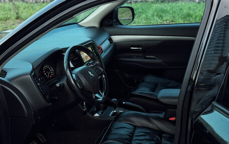 Mitsubishi Outlander III рестайлинг 3, 2016 год, 2 050 000 рублей, 7 фотография
