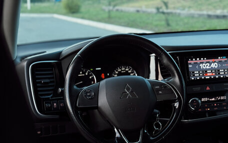 Mitsubishi Outlander III рестайлинг 3, 2016 год, 2 050 000 рублей, 16 фотография