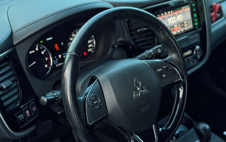 Mitsubishi Outlander III рестайлинг 3, 2016 год, 2 050 000 рублей, 13 фотография