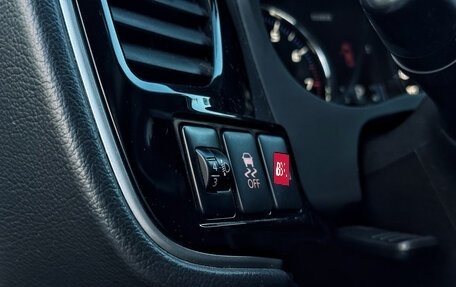 Mitsubishi Outlander III рестайлинг 3, 2016 год, 2 050 000 рублей, 14 фотография
