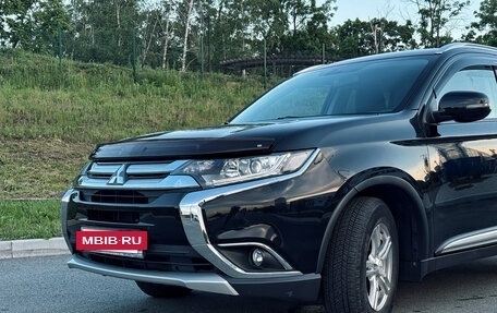 Mitsubishi Outlander III рестайлинг 3, 2016 год, 2 050 000 рублей, 30 фотография
