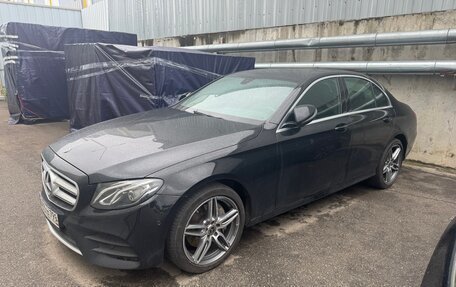 Mercedes-Benz E-Класс, 2019 год, 4 000 000 рублей, 3 фотография