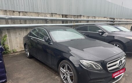 Mercedes-Benz E-Класс, 2019 год, 4 000 000 рублей, 2 фотография
