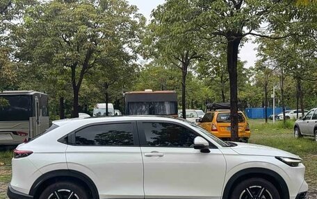 Honda Vezel, 2022 год, 2 100 000 рублей, 8 фотография