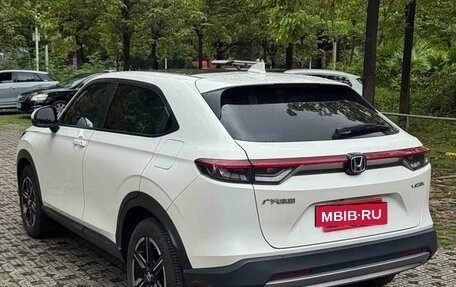 Honda Vezel, 2022 год, 2 100 000 рублей, 6 фотография