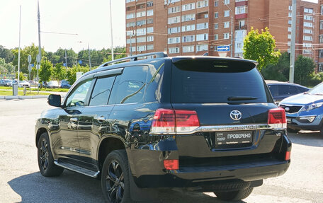 Toyota Land Cruiser 200, 2018 год, 6 990 000 рублей, 7 фотография