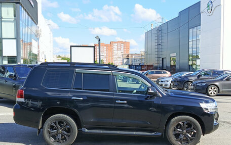 Toyota Land Cruiser 200, 2018 год, 6 990 000 рублей, 4 фотография
