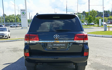 Toyota Land Cruiser 200, 2018 год, 6 990 000 рублей, 6 фотография