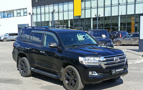 Toyota Land Cruiser 200, 2018 год, 6 990 000 рублей, 3 фотография