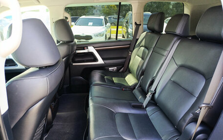 Toyota Land Cruiser 200, 2018 год, 6 990 000 рублей, 12 фотография