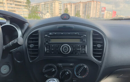 Nissan Juke II, 2011 год, 750 000 рублей, 15 фотография