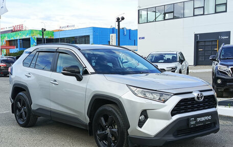 Toyota RAV4, 2020 год, 3 020 000 рублей, 3 фотография