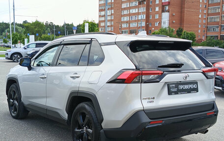 Toyota RAV4, 2020 год, 3 020 000 рублей, 7 фотография
