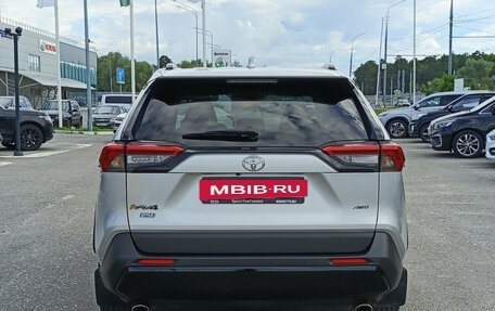 Toyota RAV4, 2020 год, 3 020 000 рублей, 6 фотография